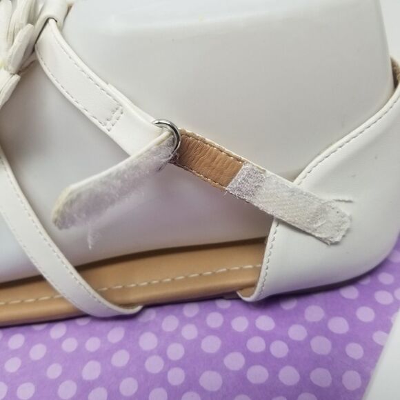 AMERICAN EAGLE WHITE SANDALS. SIZE 5. - Picture 6 of 16